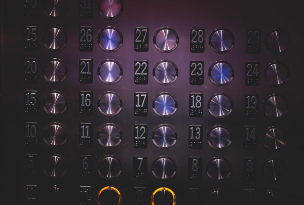 Лифт, кнопки лифта. Фото StockSnap / pixabay.com