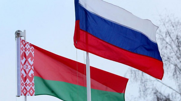 Флаги Беларуси и России. Фото БелТА