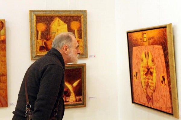 В Витебске открылась выставка доброго искусства Александра Демидова. Фото Юрия Шепелева