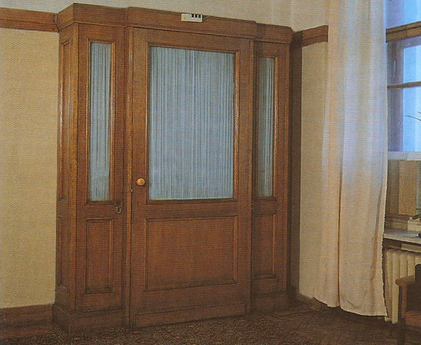 Тот самый шкаф, маскировавший двери в кабинете Феликса Дзержинского