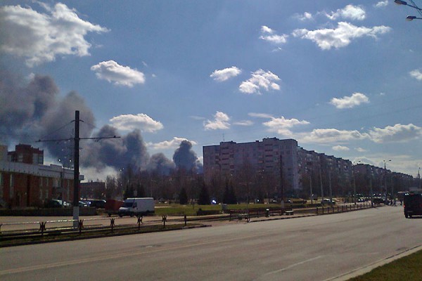 Сильный пожар произошел в Витебске в районе СЭЗ, вид от шелкового комбината. Фото Инны Гузовой