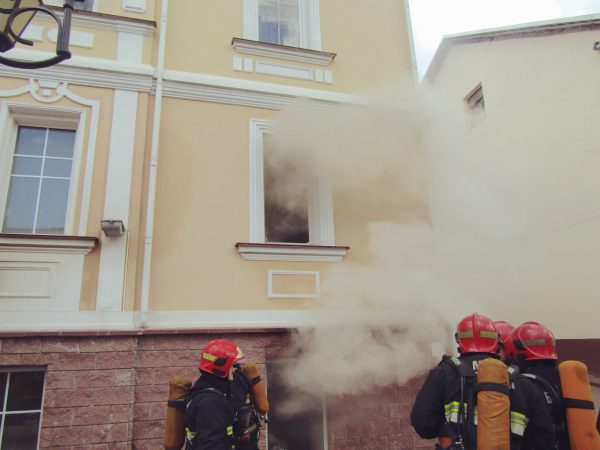 В Витебске загорелся дом владельца «Марко» Николая Мартынова. Фото МЧС