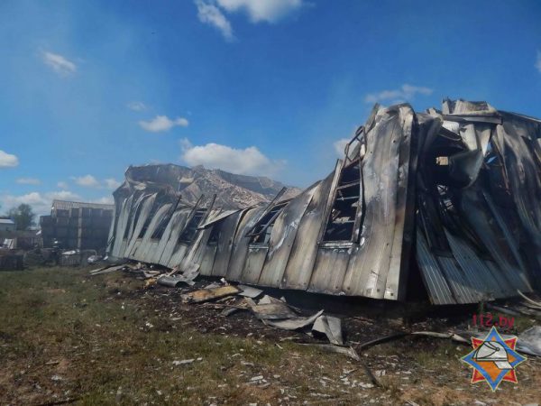 В Толочине произошел пожар на консервном заводе. Фото МЧС