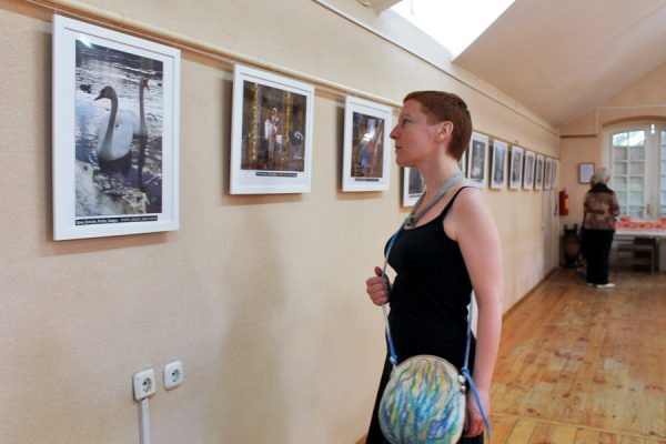 В витебском «Задвинье» открылась очередная фотовыставка «Мир глазами женщин»