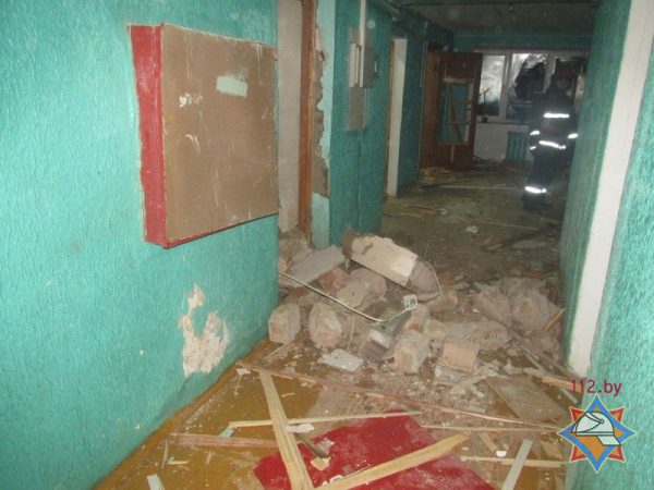 Взрыв в общежитии лицея в Дубровно — разнесло котел в душевой. Фото МЧС