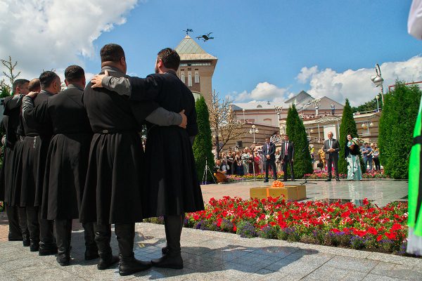 Открытие звезды Тамары Гвердцители во время XXVI Международного фестиваля искусств «Славянский базар в Витебске». Фото Сергея Серебро