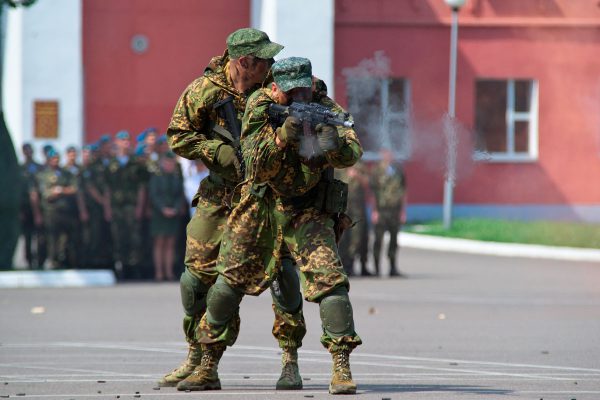 Празднование Дня десантника в Витебске вернули в расположение 103-й ОВДБР. Фото Сергея Серебро