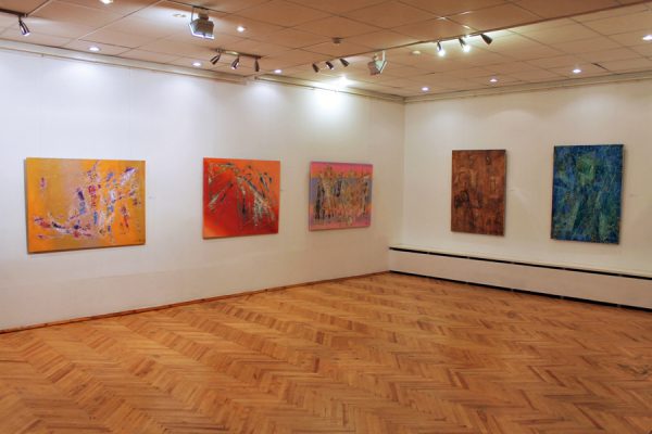 В Витебске открылась выставка ассоциативной абстрактной композиции Алексея Кравченко. Фото Юрия Шепелева