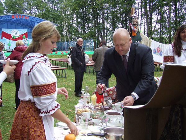 В Миорах прошел шестой фестиваль «Журавы і журавіны Міёрскага краю». Фото Барбары Терешковой