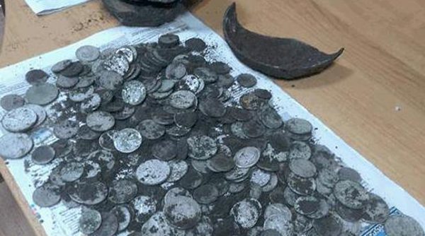 В Глубоком нашли клад с монетами разных стран