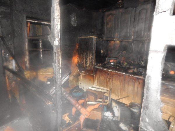 На пожаре в Орше двухлетняя девочка получила ожоги, а ее мать погибла. Фото МЧС