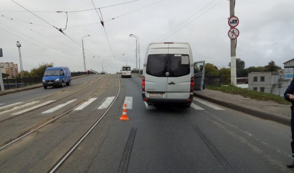 В Витебске маршрутка сбила на Полоцком путепроводе 79-летнюю старушку. Фото УГАИ УВД Витебского облисполкома