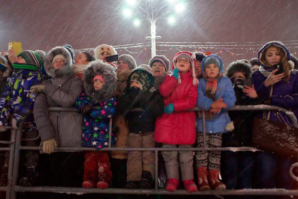 Парад Дедов Морозов в Витебске. Фото Сергея Серебро