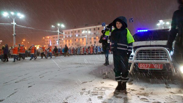 Парад Дедов Морозов в Витебске. Фото Сергея Серебро