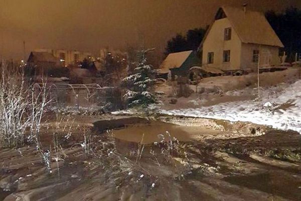 Место прорыва магистрального водопровода в Витебске. Фото МЧС