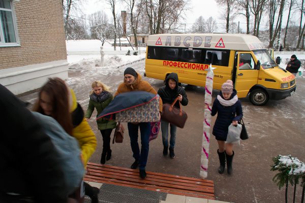 Волонтёры «Доброго сердца» перед Рождеством побывали с подарками в Сенненской школе-интернате. Фото Сергея Серебро