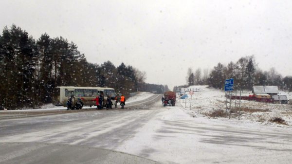 Под Витебском автобус врезался в самосвал. Фото Андрей Манжинский