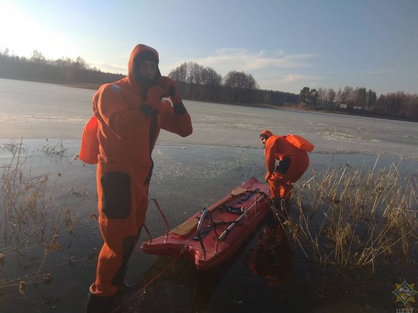 В Полоцком районе один рыбак утонул, а второй чудом спасся. Фото МЧС
