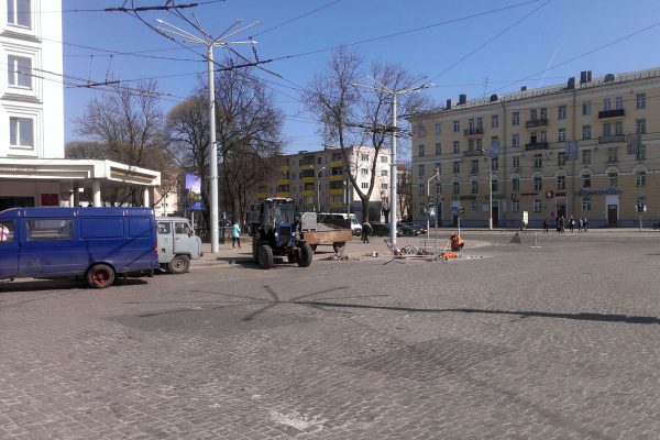 На Привокзальной площади в Витебске начался ремонт. Фото Сержука Серабро