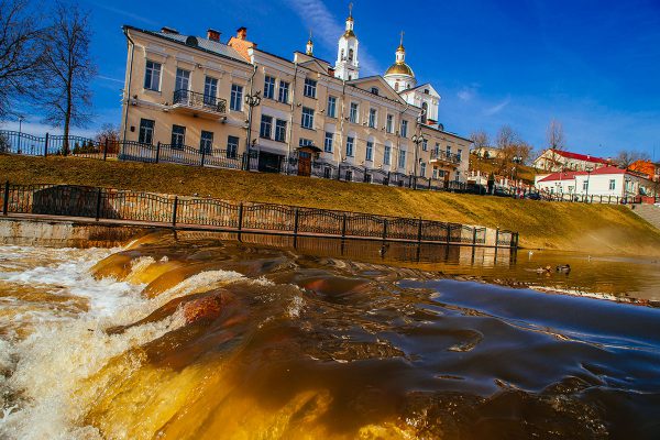 а Двине в Витебске начался паводок, уровень воды достиг 520 сантиметров относительно 0 поста. Фото Сергея Серебро