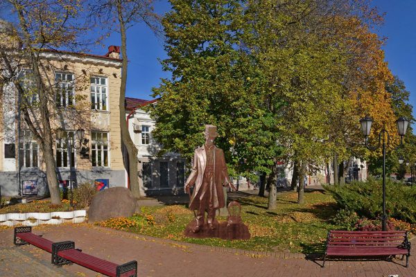 В Витебске появится трехметровая скульптура Федора Махнова. Реконструкция привязки на местности ННВ