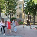 В Витебске поставили памятник самому высокому человеку в мире (Фото + Видео)