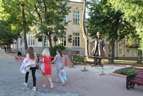 В Витебске поставили памятник Фёдору Махнову. Фото Юрия Шепелева