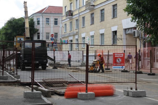 На Советской улице в Витебске начался ремонт, движение транспорта перекрыто. Фото Юрия Шепелева