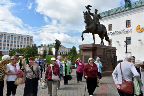 Накануне «Славянского базара» в Витебск приехали 40 пожилых людей — детей войны, в возрасте 70-85 лет. Фото edcross60.ru