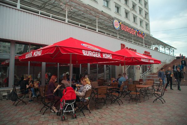 В Витебске открылся «Burger King». Фото Сергея Серебро