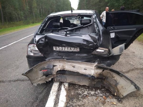 В Сенненском районе «Opel Vectra» врезался в зад «Škoda Octavia» с российскими номерами. Фото ГАИ