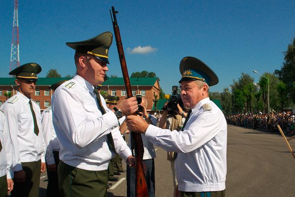 В День ВДВ торжества прошли в расположении 103-й ОВДБР. Фото Сергея Серебро