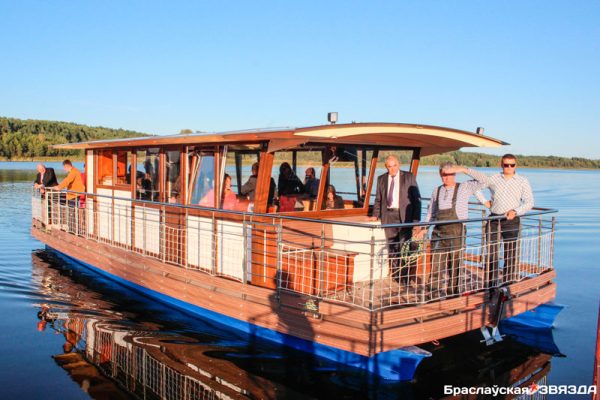 Вместо сгнившего теплохода нацпарк «Браславские озера» купил яхту-катамаран. Фото braslav-star.by