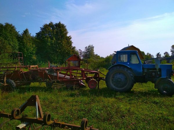 В Миорском районе велосипедист попал под картофелекопалку. Фото ГАИ