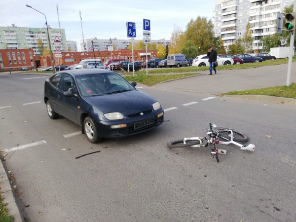 В Витебске на пешеходном переходе сбили велосипедиста, он ехал на красный и в наушниках. Фото ГАИ