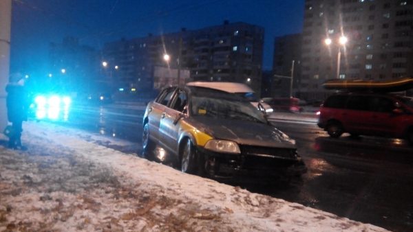 В Витебске пьяный таксист врезался во внедорожник, пострадал пассажир такси. Фото ГАИ