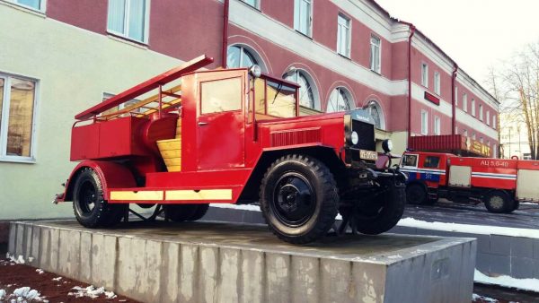 Макет пожарного автомобиля ПМЗ-2, производившегося в СССР на базе грузовика ЗиС-5. Фото МЧС