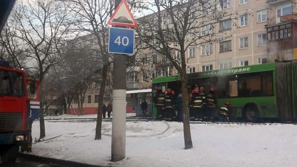 В Витебске загорелся городской автобус. Фото Сергея Воронова / vk.com/typical_vitebsk