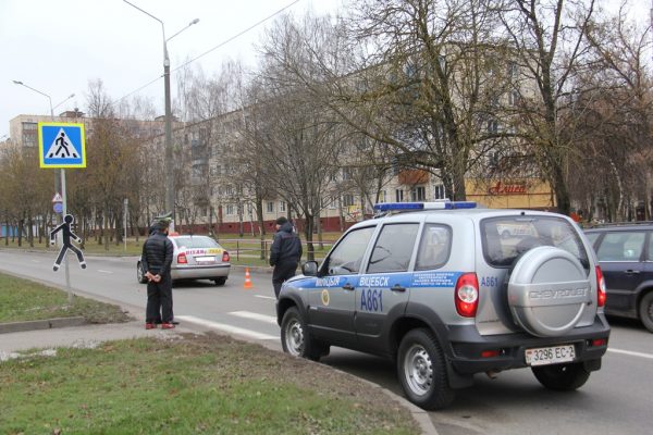 В Витебске на пешеходном переходе такси сбило старенького дедушку. Фото ГАИ