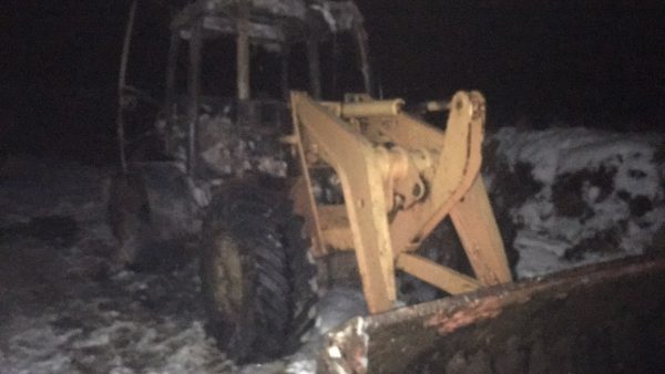 На ферме в Миорском районе сгорели трактор и корова. Фото МЧС