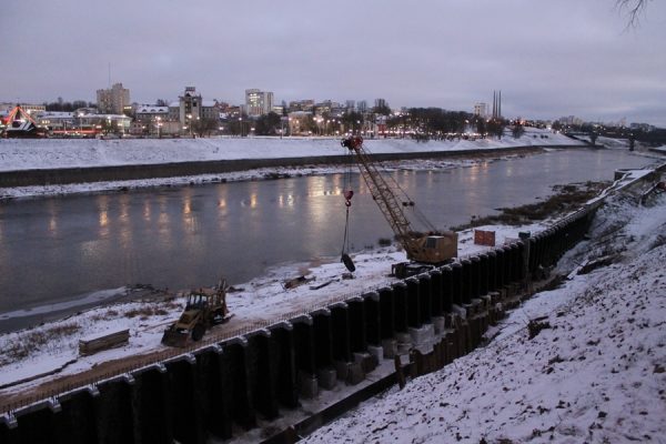 В Витебске зашили набережную на правом берегу Двины. Фото Юрия Шепелева