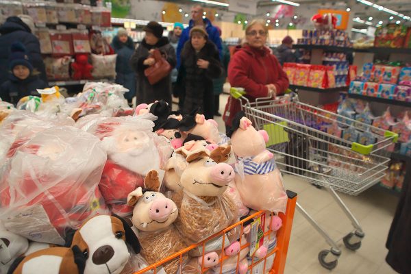 Гипермаркет «Гиппо» открылся в Витебске в канун Рождества. Фото Сергея Серебро
