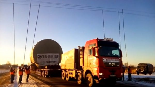 Груз для Белорусской АЭС провезли через три района Витебской области. Эксклюзивное видео. Кадры из видео Витебскэнерго