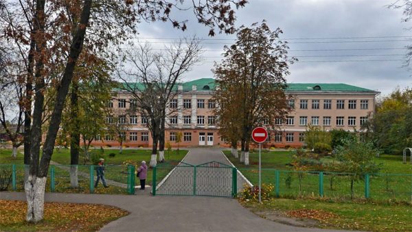В следующем году в Витебске планируют отремонтировать среднюю школу №27. Фото Яндекс.Панорамы