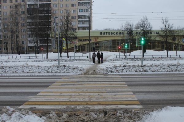 Заработал новый светофор на Смоленской улице в Витебске.Фото Юрия Шепелева