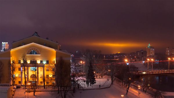 Загадочное свечение неба над Витебском. Фото Сергея Серебро