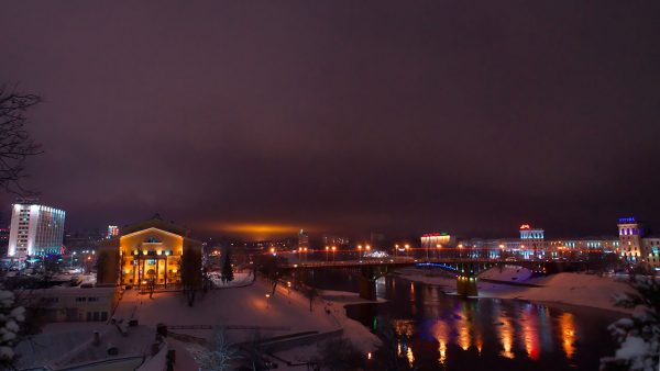 Загадочное свечение неба над Витебском. Фото Сергея Серебро