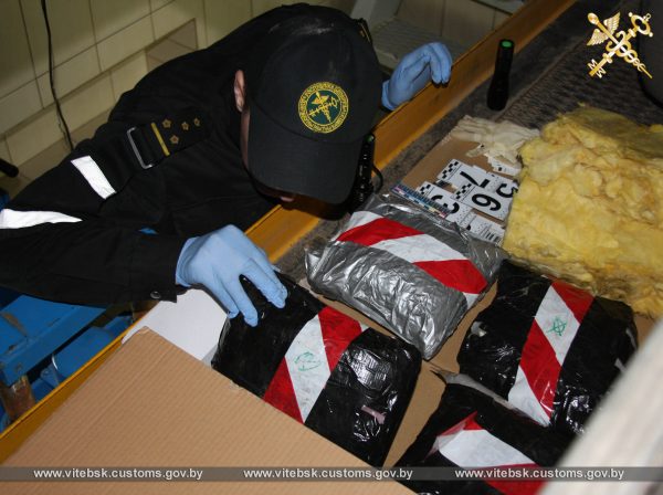 140 килограммов наркотиков на 2 500 000 долларов нашли витебские таможенники нашли в фуре из ЕС. Фото ГТК