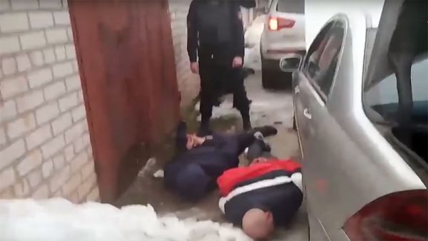Милиция обезвредила банду угонщиков из Новополоцка.  Кадр из оперативного видео задержания
