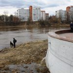 Дыру в набережной Витьбы, откуда фонтанировала вода, заделали после публикации «ННВ»